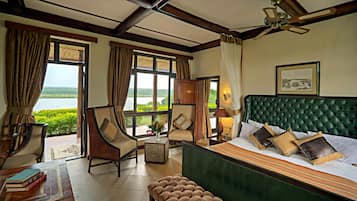 In-room safe, desk, rollaway beds, bed sheets