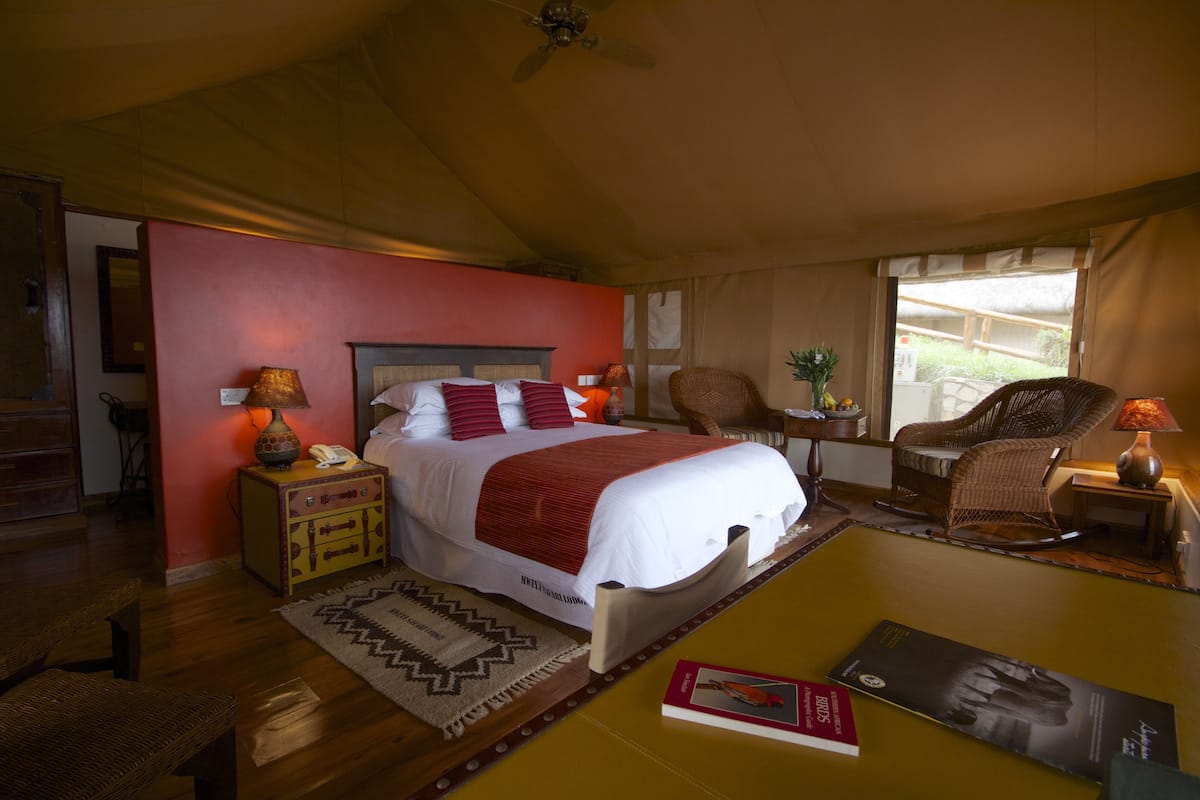 Standard Tent | Minibar, in-room safe, desk, free cribs/infant beds