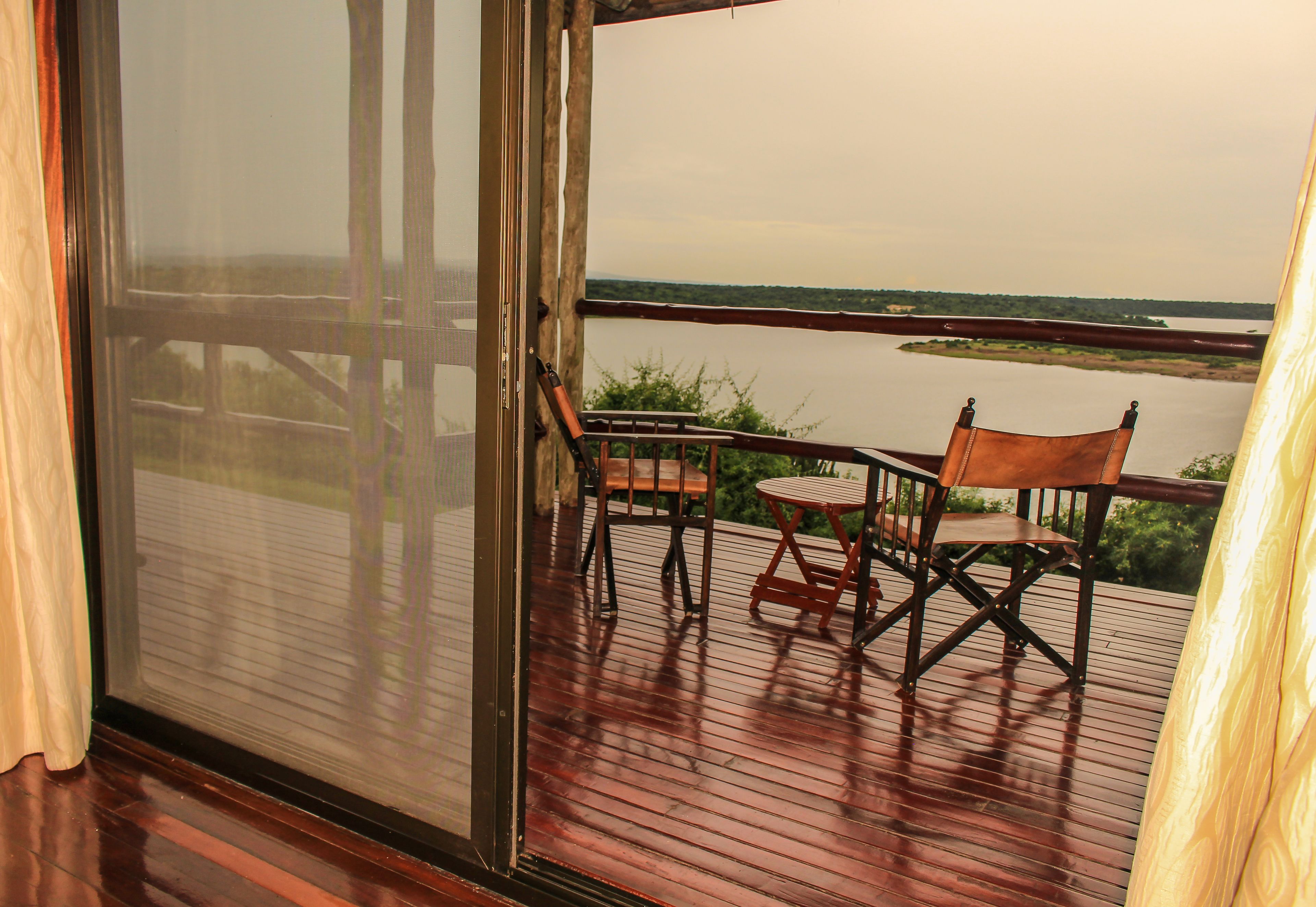 Signature Cottage, Lake View (Queens) | Terrace/patio