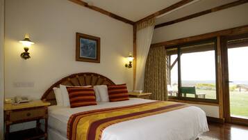 Deluxe Room, Air conditioning, Lake View | Hypo-allergenic bedding, in-room safe, desk, laptop workspace