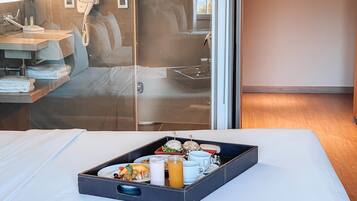 Minibar, in-room safe, desk, soundproofing