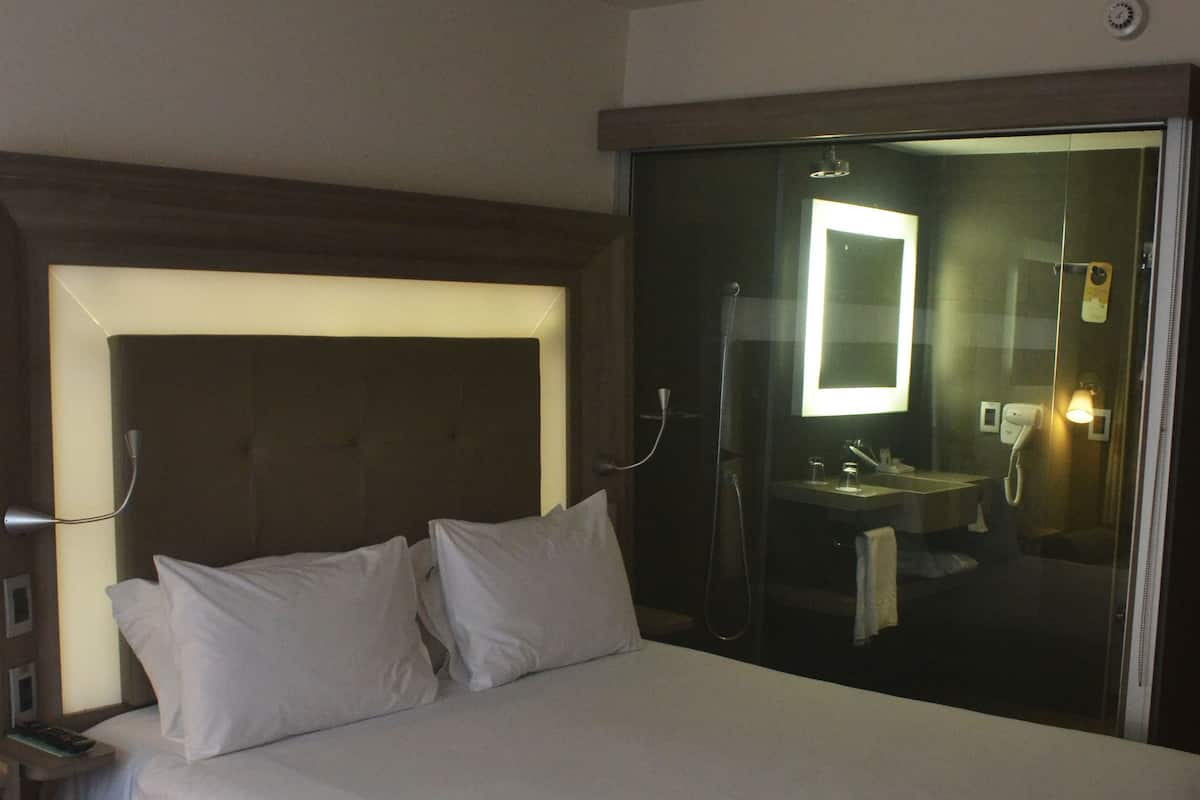 Minibar, in-room safe, desk, soundproofing