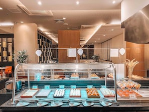Desayuno buffet entre semana (BRL 66 por persona)