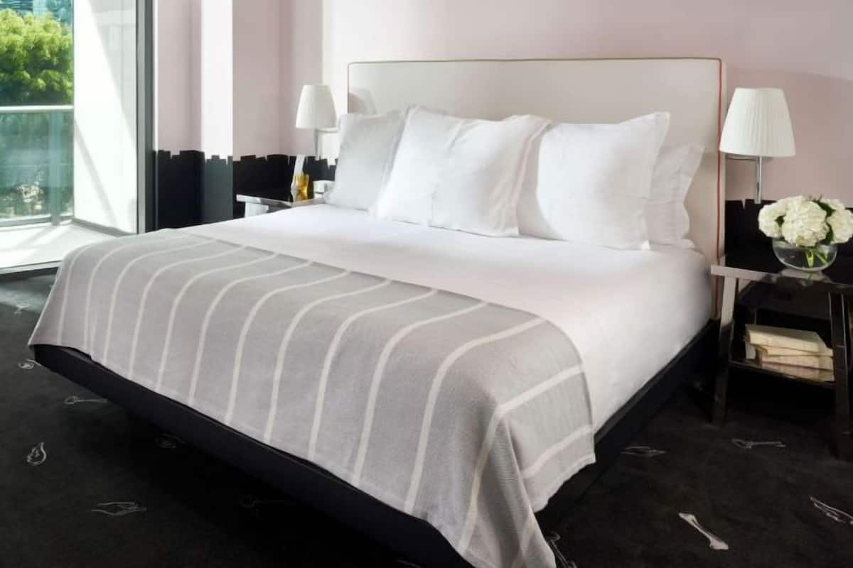 Egyptian cotton sheets, premium bedding, minibar, in-room safe