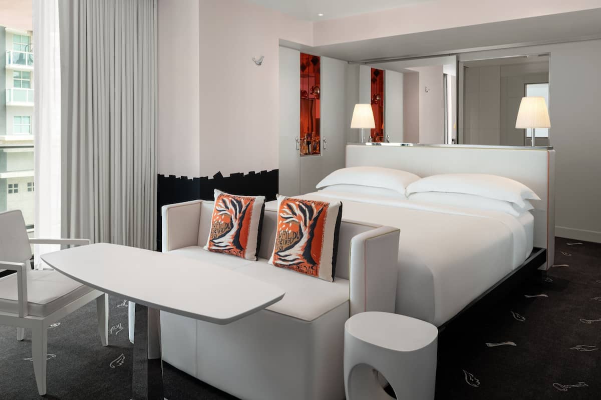 Egyptian cotton sheets, premium bedding, minibar, in-room safe