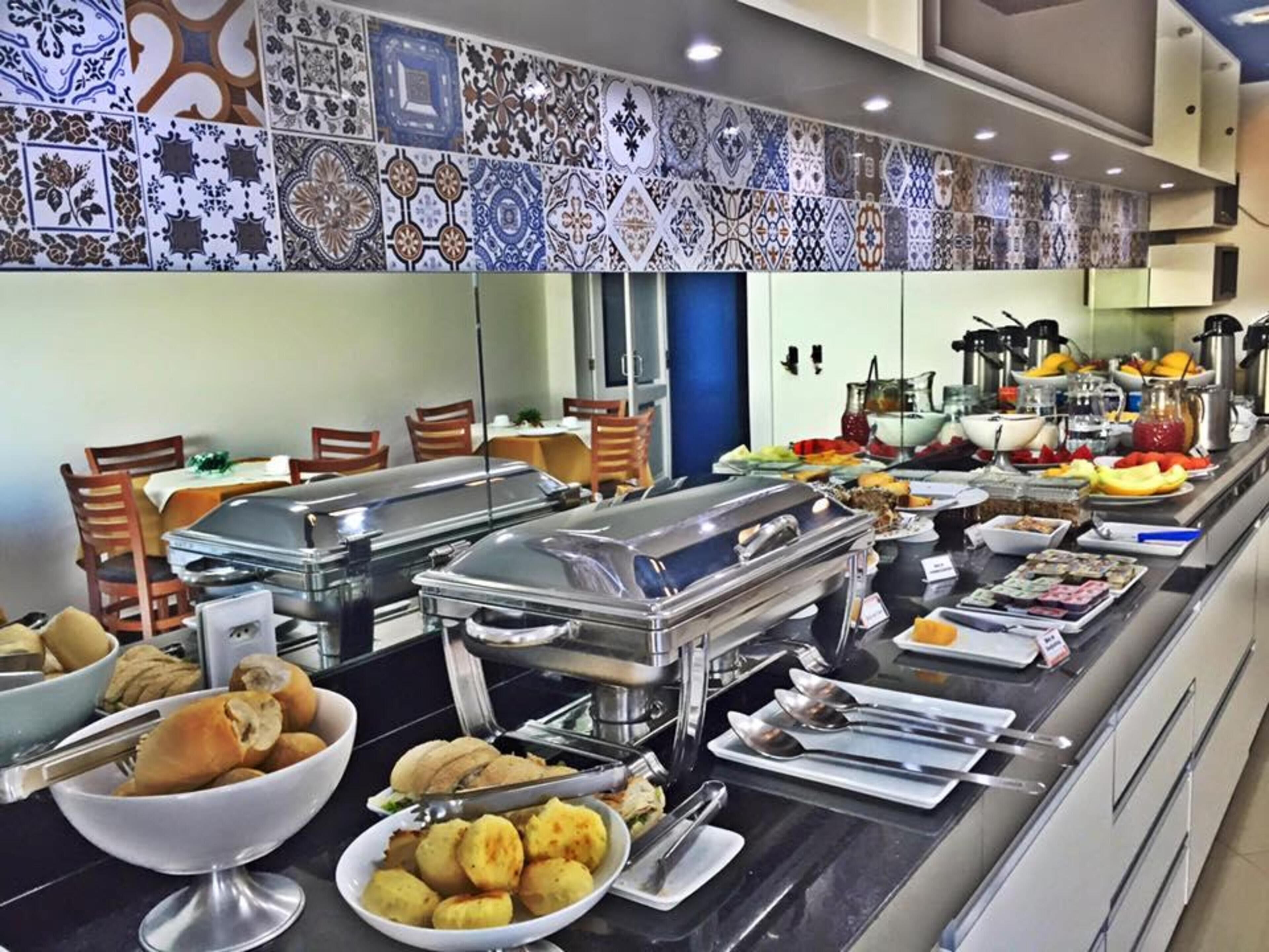 Daily buffet breakfast (BRL 20 per person)