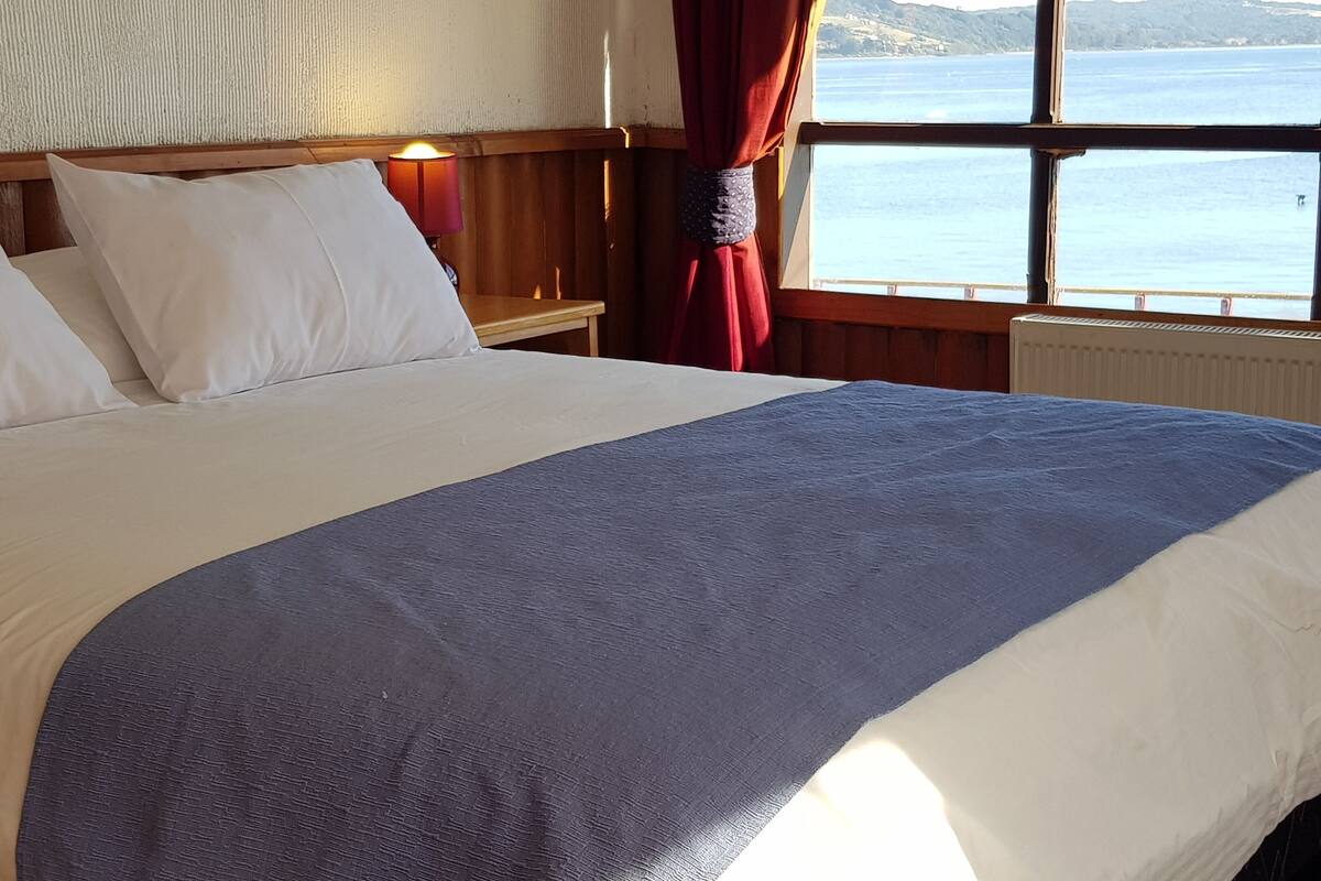 habitacion vista al mar, triple | 2 bedrooms, premium bedding, free wifi, bed sheets