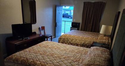 Budget Lodge by OYO Portland West