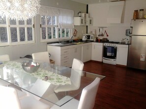 Deluxe Apartment, 1 Bedroom, Kitchen, Garden View | Private kitchen