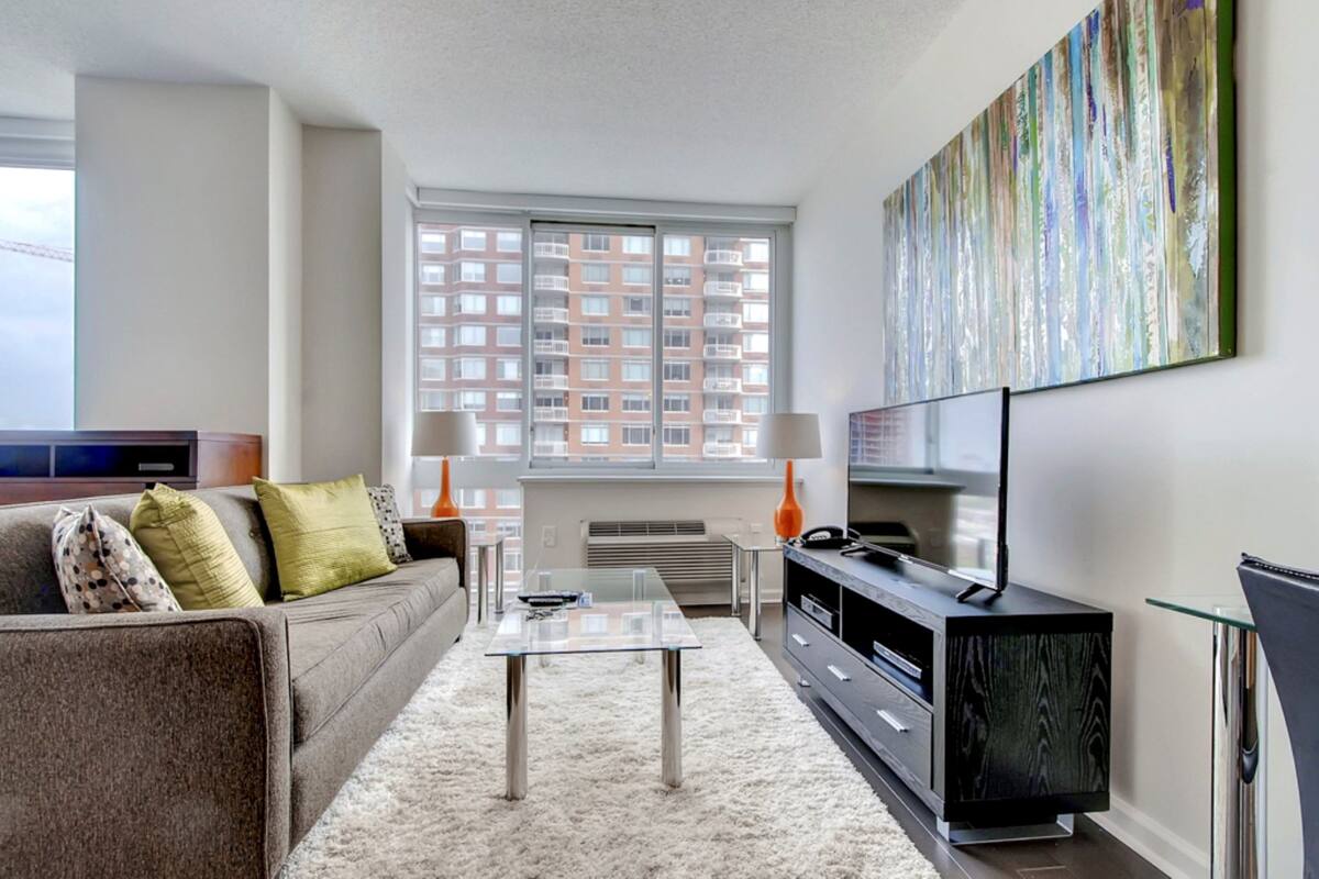 Luxury-Studio | Wohnzimmer | Flachbildfernseher