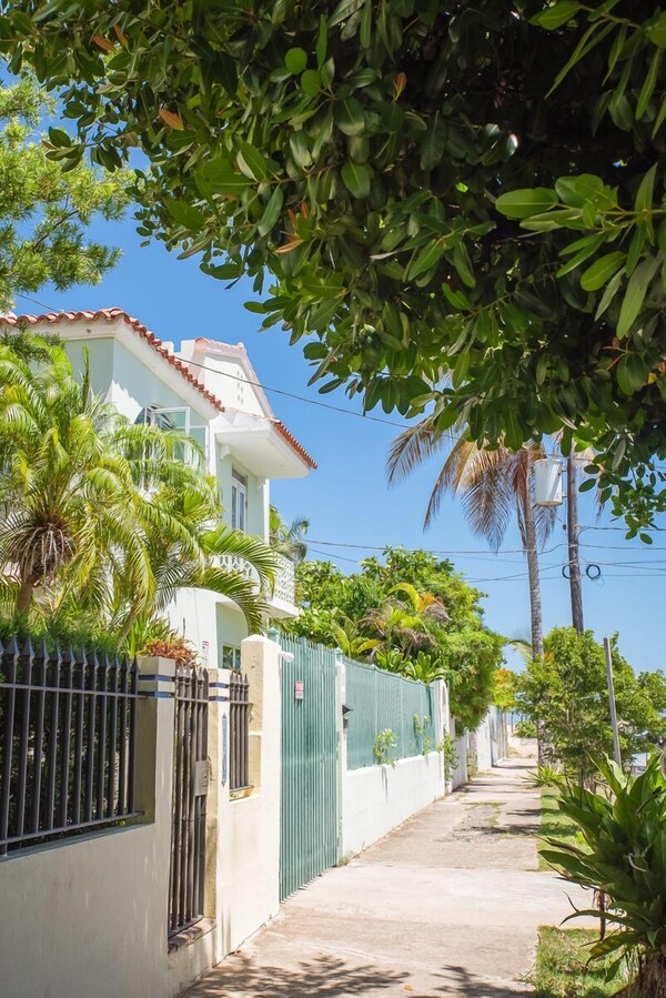 Numero Uno Beach Apartments - Puerto Rico