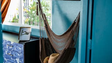 Departamento, 2 habitaciones | Ropa de cama de alta calidad, decoración personalizada y escritorio