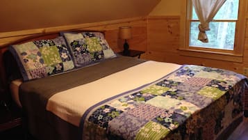 1 kamar tidur, seprai premium, dan setrika/meja setrika