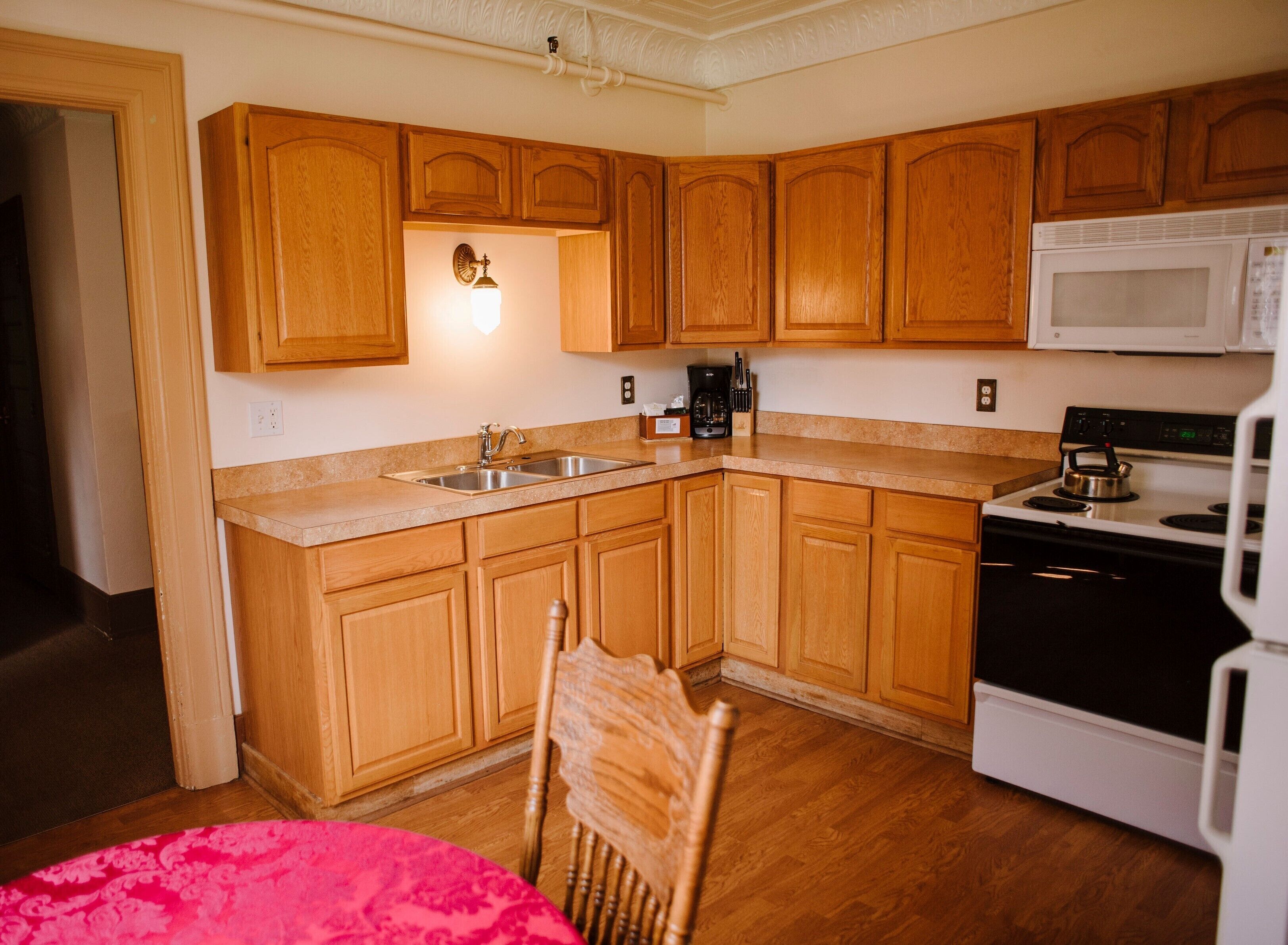 signature duplex, 4 bedrooms, partial sea view | private kitchen | fridge, microwave, coffee/tea maker, cookware/dishes/utensils