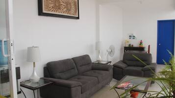 Televisión de pantalla plana de 32 pulgadas con canales por cable