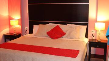 Habitación Deluxe, 1 cama King size | Ropa de cama de alta calidad y wifi gratis