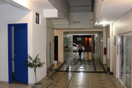 Televisión de pantalla plana, películas con cargo