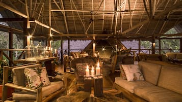 Sala de estar en el lobby