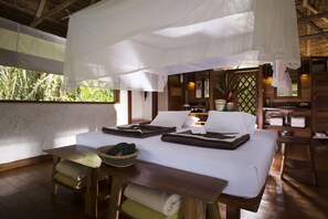 Bungalow | Caja fuerte y ropa de cama