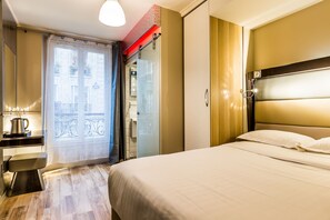 Room - District Republique (Paris)