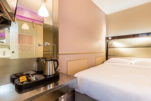 Room - District Republique (Paris)