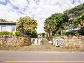 Fachada de la propiedad