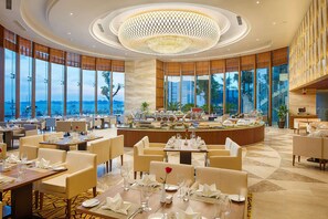 3 Restaurants; Frühstück, Mittagessen und Abendessen werden serviert