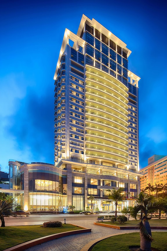 Khách sạn Wyndham Legend Halong, Hạ Long | Hotels.com