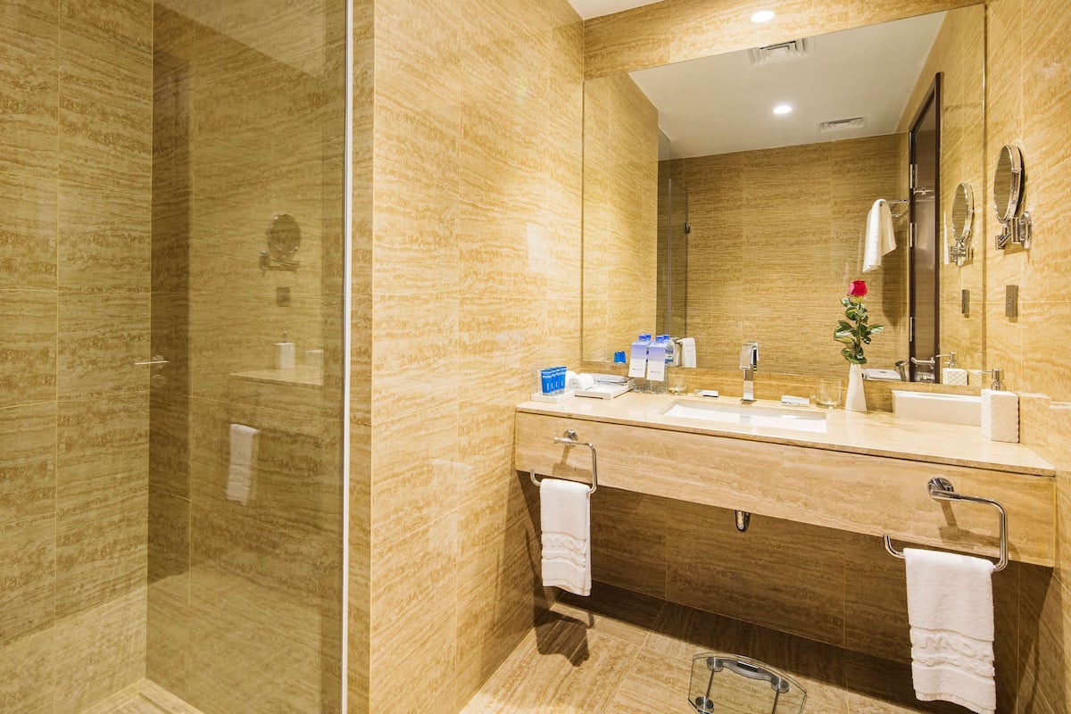 in-room safe, desk, laptop workspace, soundproofing