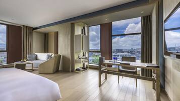 Junior Suite, 1 Double Bed (Panorama) | Minibar, in-room safe, soundproofing, iron/ironing board