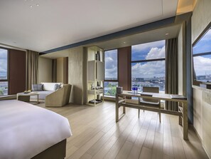 Suíte júnior, 1 cama de casal (Panorama) | Frigobar, cofres nos quartos, quartos à prova de som