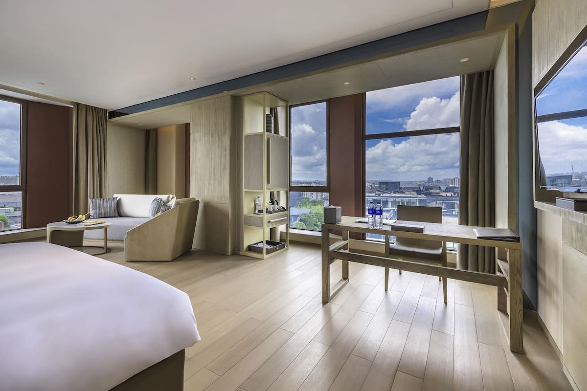 Junior Suite, 1 Double Bed (Panorama) | 1 bedroom, minibar, in-room safe, soundproofing
