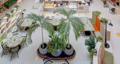 Al Khoory Atrium Hotel