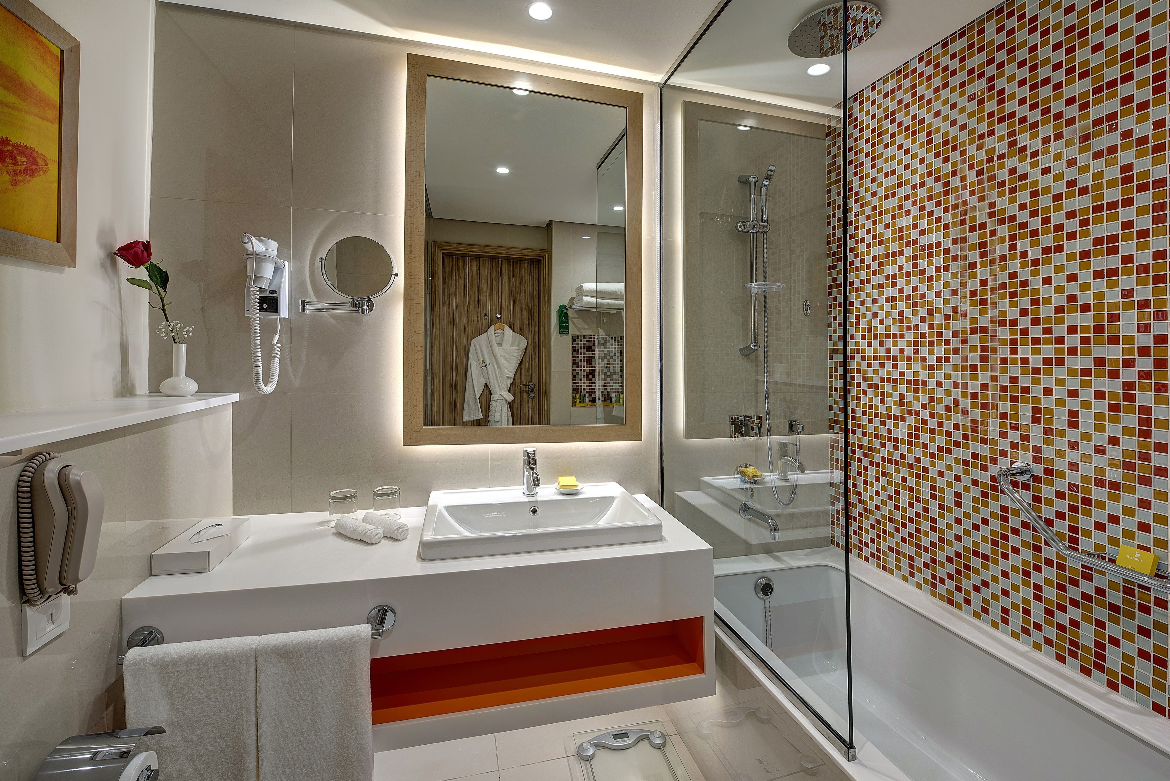 bathtub, deep-soaking bathtub, free toiletries, hair dryer