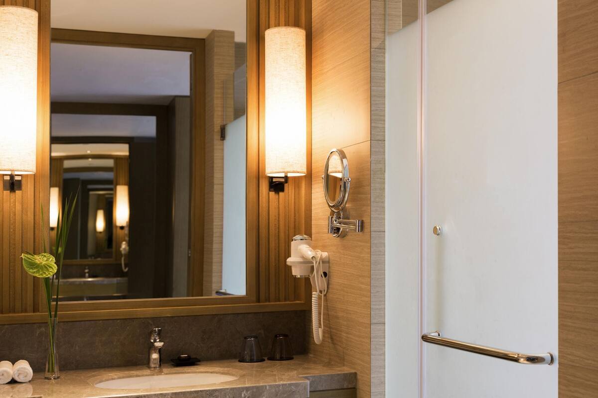 1 bedroom, minibar, in-room safe, desk