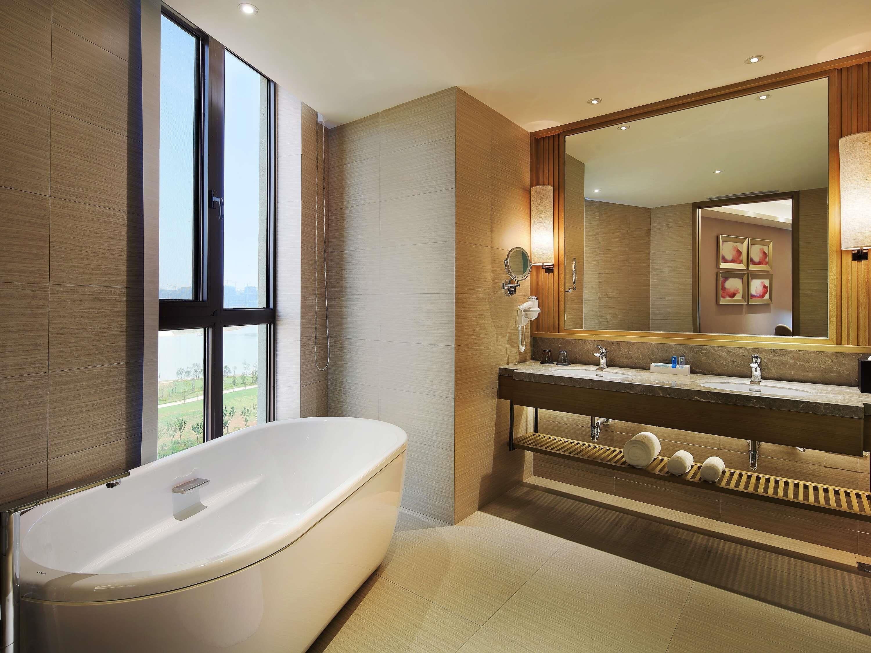 1 bedroom, minibar, in-room safe, desk