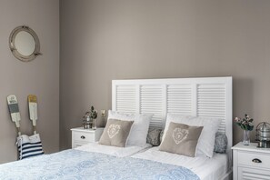 Klassiek appartement | Luxe beddengoed, een strijkplank/strijkijzer, gratis wifi, beddengoed