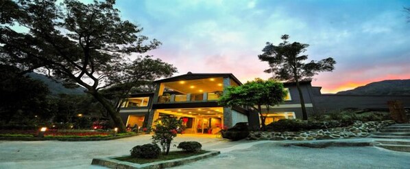 Khuôn viên nơi lưu trú