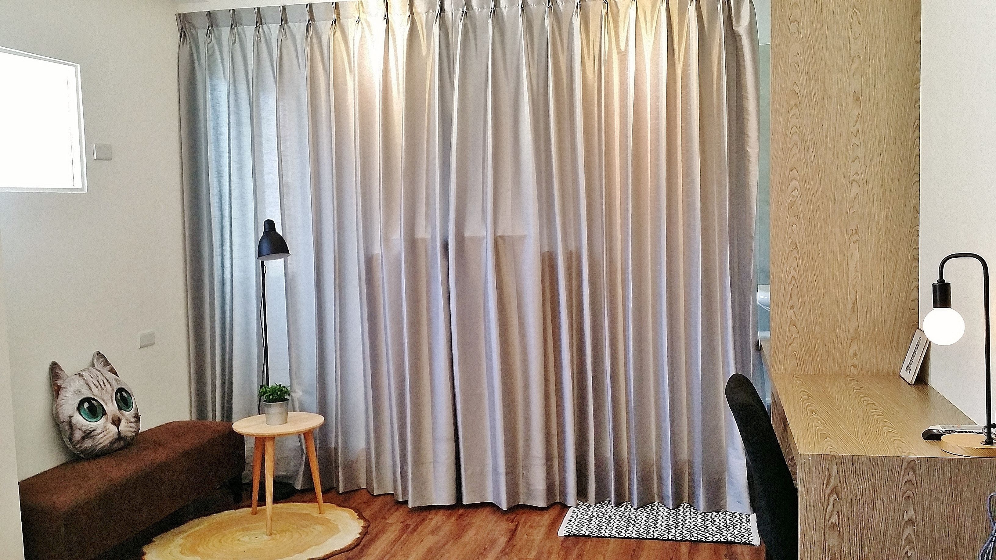 Hepburn | 1 bedroom, desk, blackout drapes, soundproofing