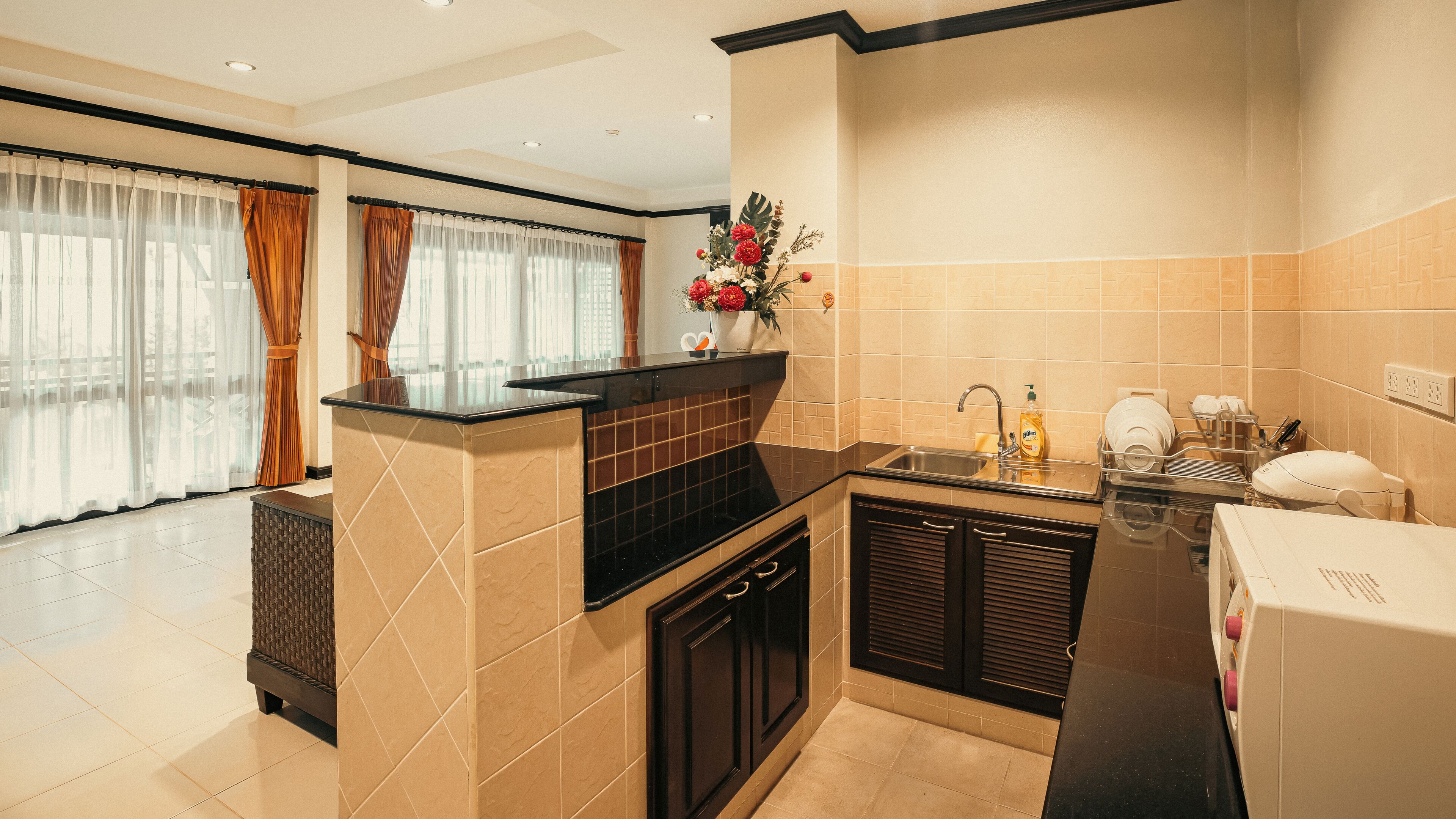 triple suite room | private kitchen | electric kettle