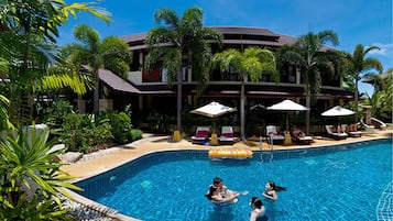 2 outdoor pools, pool umbrellas, pool loungers