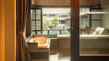 Deluxe Balcony Double or Twin | Terraza o patio