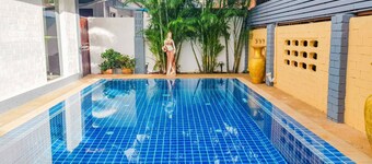 Corner Villa - Pattaya holiday House Walking Street