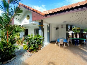 Property entrance - Corner Villa - Pattaya holiday House Walking Street (Pattaya)