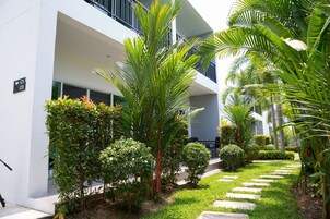 Exclusive Villa | Garden view