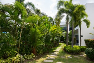 Exclusive Villa | Garden view