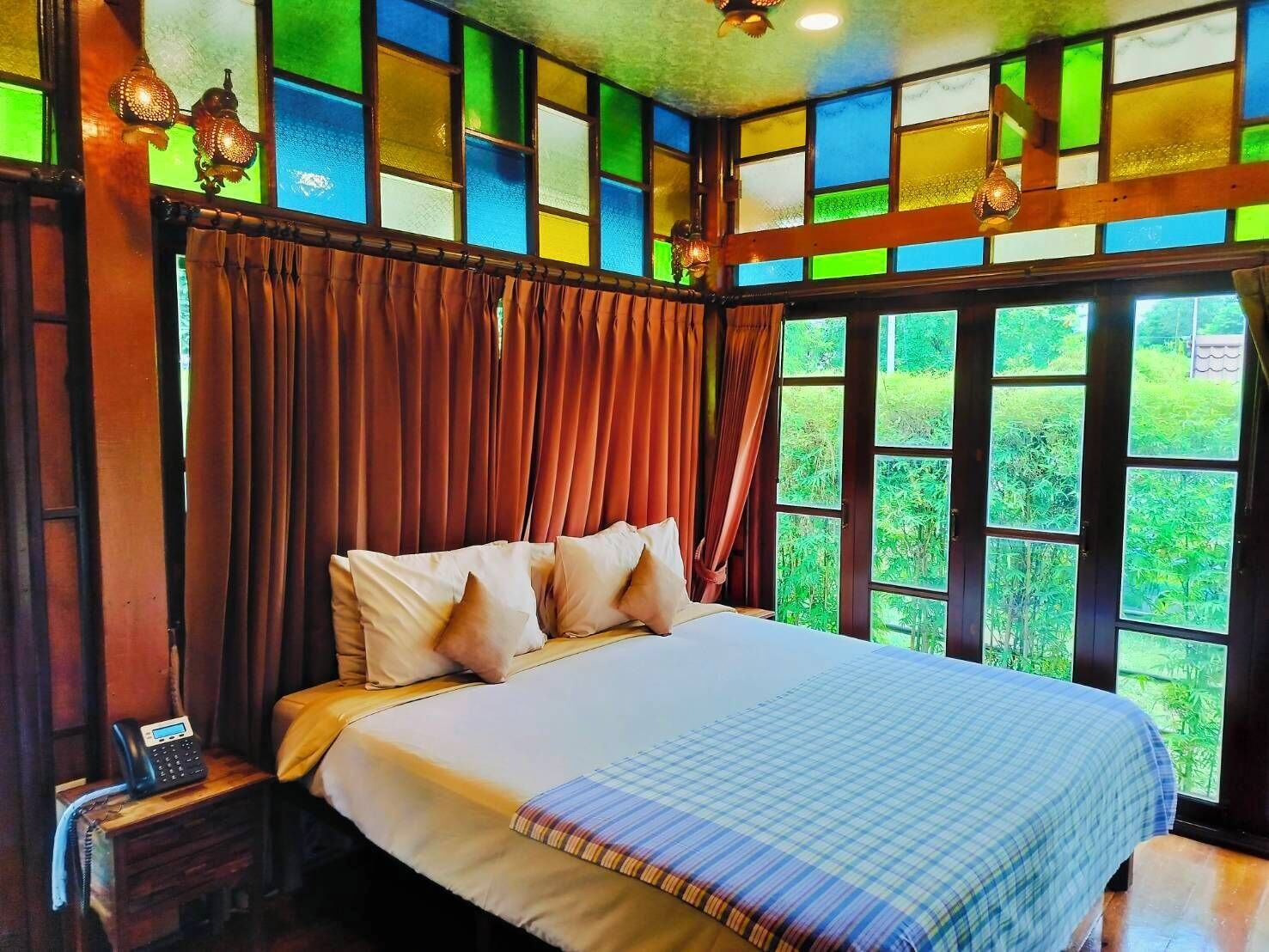 Junior-sviitti, näköala lomakeskukseen | Ylelliset vuodevaatteet, tallelokero huoneessa, työpöytä