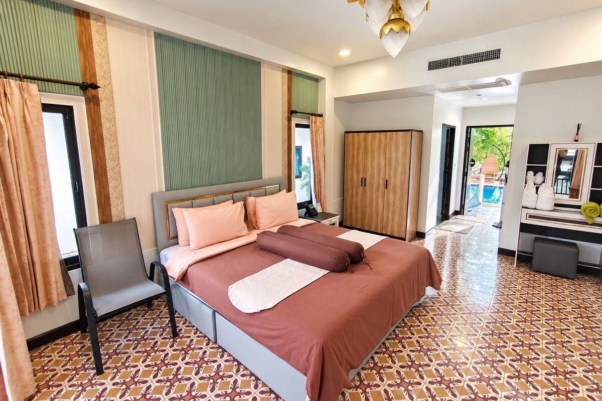 Deluxe Villa, 1 King Bed, Poolside | Premium bedding, in-room safe, laptop workspace, free WiFi