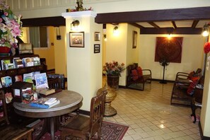 Lobby - Bunthomstan Guesthouse (Chiang Mai)