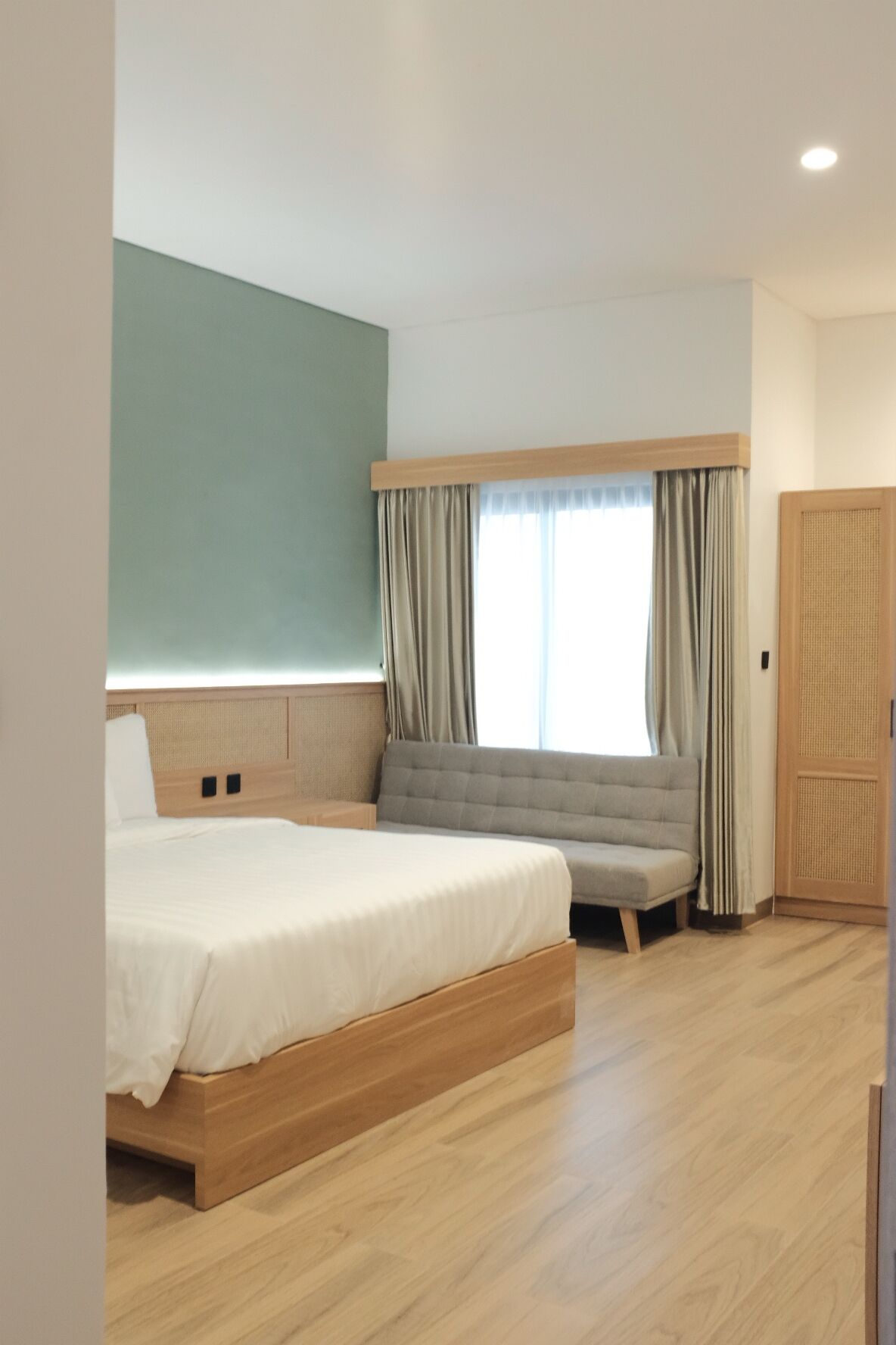 Family Room | Desk, free WiFi, bed sheets
